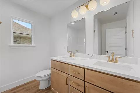 Bath - 2807 E Liberty Pl, Broken Arrow, OK 74014 photo 8 of 8