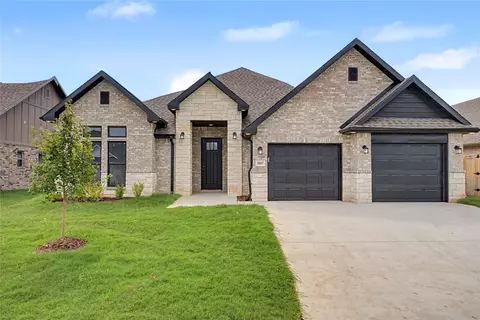 Exterior - 2807 E Liberty Pl, Broken Arrow, OK 74014 photo 2 of 7