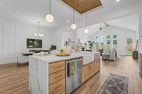 Kitchen - 2807 E Liberty Pl, Broken Arrow, OK 74014 photo 7 of 7
