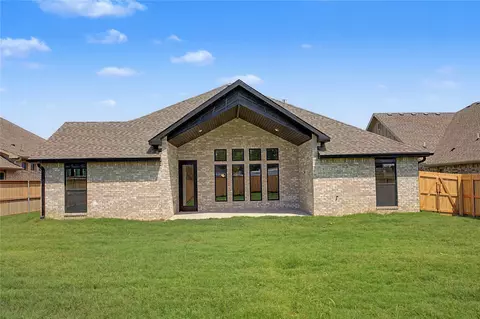 Exterior - 2807 E Liberty Pl, Broken Arrow, OK 74014 photo 5 of 7
