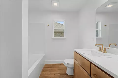 Bath - 2807 E Liberty Pl, Broken Arrow, OK 74014 photo 7 of 8