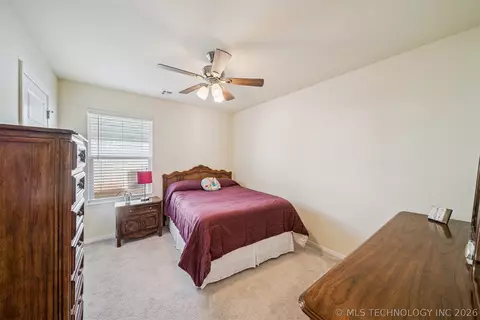 Bedroom - 1671 E 140th St, Glenpool, OK 74033 photo 4 of 4