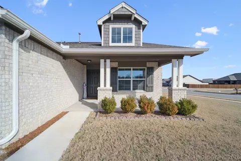 Exterior - 1671 E 140th St, Glenpool, OK 74033 photo 3 of 5