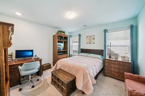 Bedroom - 1671 E 140th St, Glenpool, OK 74033 photo 3 of 4