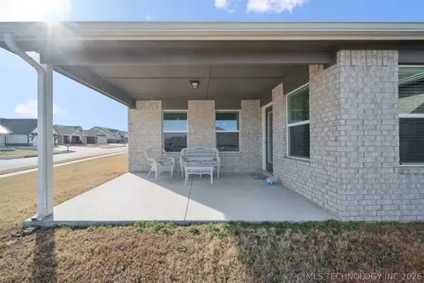 Exterior - 1671 E 140th St, Glenpool, OK 74033 photo 5 of 5