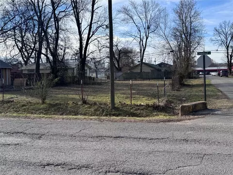 199 N Seventh, Stilwell, OK 74960