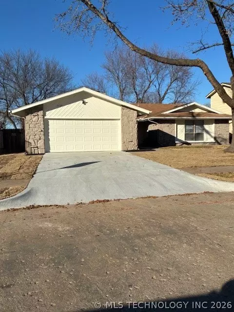 2204 W Boston St, Broken Arrow, OK 74012