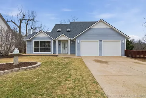 1226 Forest Ln, Catoosa, OK 74015