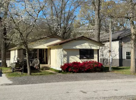 61113 E 310 Rd, Grove, OK 74344
