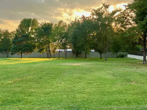 7581 Little Buck, Kingston, OK 73439