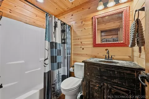 Bath - 36 Juniper Rd, Broken Bow, OK 74728 photo 2 of 3