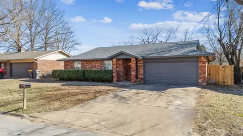 582 E 133rd Pl, Glenpool, OK 74033