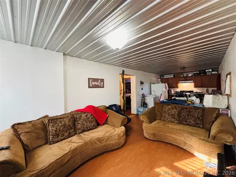 Living - 206 Forest, Eufaula, OK 74432 photo 3 of 4