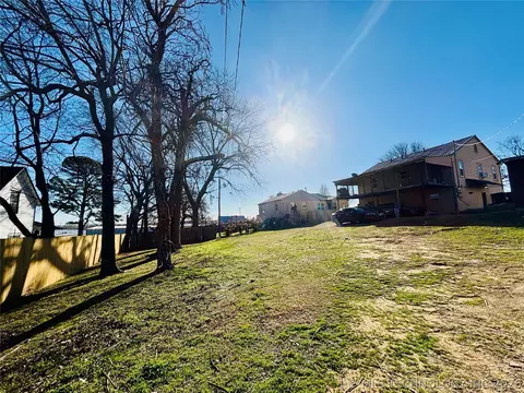 Exterior - 206 Forest, Eufaula, OK 74432 photo 5 of 7