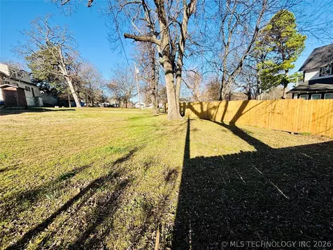 Exterior - 206 Forest, Eufaula, OK 74432 photo 6 of 7