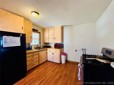 Kitchen - 206 Forest, Eufaula, OK 74432 photo 3 of 6