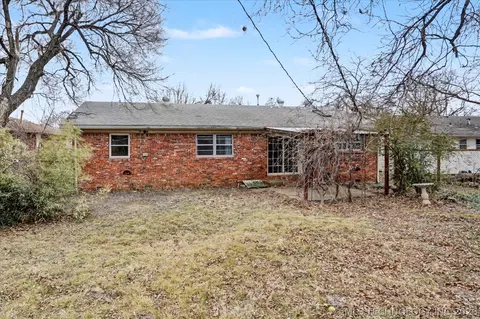 Exterior - 6717 E 30th St, Tulsa, OK 74129 photo 4 of 4