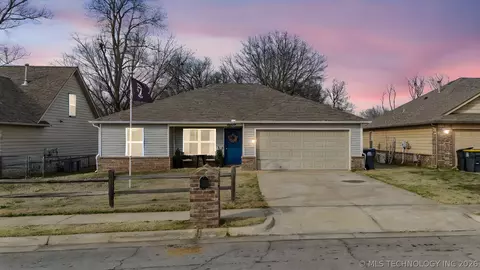 28037 E 148th Pl S, Coweta, OK 74429