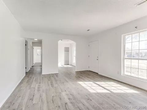 9123 E 48th St, Tulsa, OK 74145 photo 6