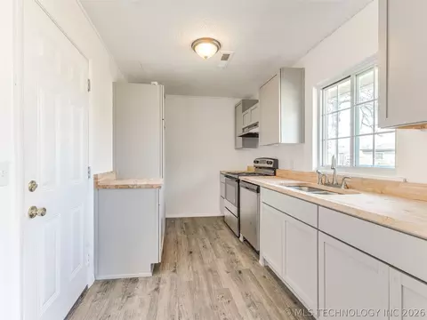 9123 E 48th St, Tulsa, OK 74145 photo 11
