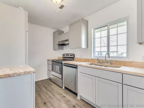 9123 E 48th St, Tulsa, OK 74145 photo 12