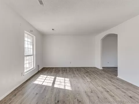 9123 E 48th St, Tulsa, OK 74145 photo 10