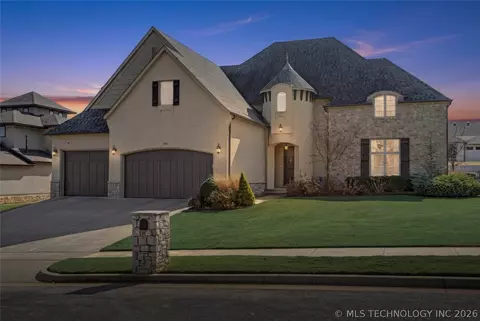 305 E Decatur St, Broken Arrow, OK 74011