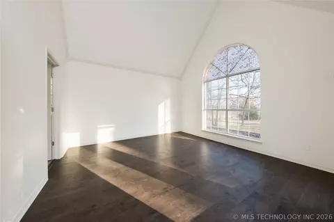 Living - 291 Cedar Ridge Rd, Eufaula, OK 74432 photo 6 of 7