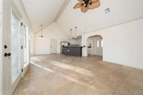 Living - 291 Cedar Ridge Rd, Eufaula, OK 74432 photo 2 of 7