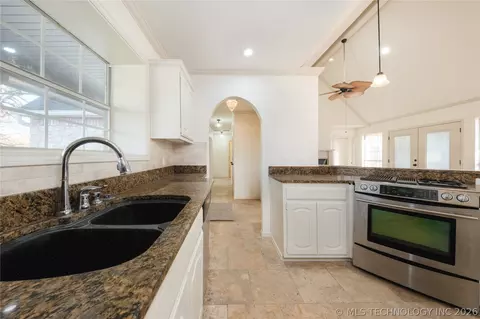 Entry Way - 291 Cedar Ridge Rd, Eufaula, OK 74432 photo 3 of 3