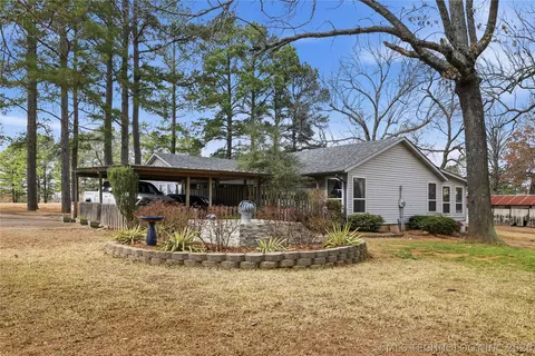 2417 N Country Clb, Hugo, OK 74743