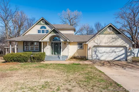 18641 Woodbriar Ln, Catoosa, OK 74015