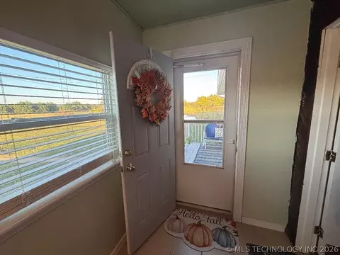 Entry Way - 411064 E 1180 Rd, Eufaula, OK 74432 photo 1 of 2
