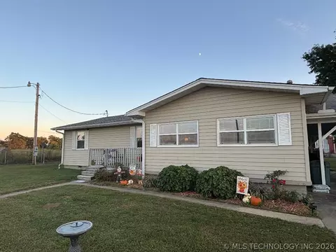 Exterior - 411064 E 1180 Rd, Eufaula, OK 74432 photo 2 of 6