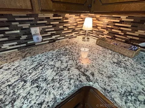 Kitchen - 411064 E 1180 Rd, Eufaula, OK 74432 photo 3 of 5