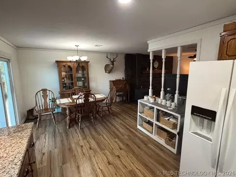 Dining - 411064 E 1180 Rd, Eufaula, OK 74432 photo 2 of 2