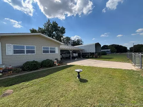 Exterior - 411064 E 1180 Rd, Eufaula, OK 74432 photo 3 of 6