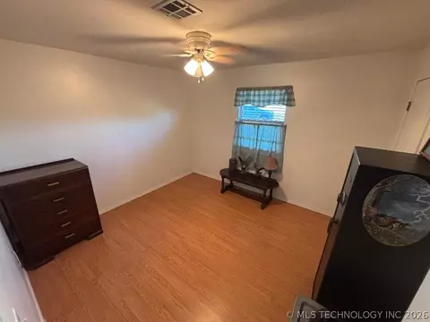 Bedroom - 411064 E 1180 Rd, Eufaula, OK 74432 photo 5 of 5