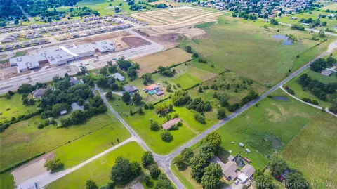 13316 E 122nd St N, Collinsville, OK 74021