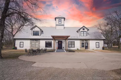 17716 S 39th West Ave, Mounds, OK 74047