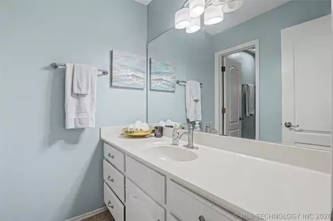Bath - 6505 E 78th St, Tulsa, OK 74133 photo 5 of 7