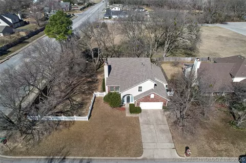View/Area - 6505 E 78th St, Tulsa, OK 74133 photo 2 of 6