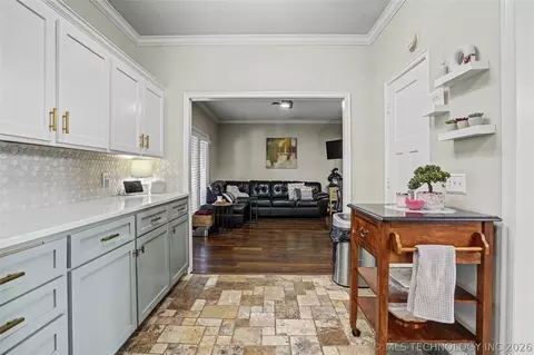 Kitchen - 6505 E 78th St, Tulsa, OK 74133 photo 3 of 3