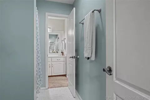 Bath - 6505 E 78th St, Tulsa, OK 74133 photo 6 of 7