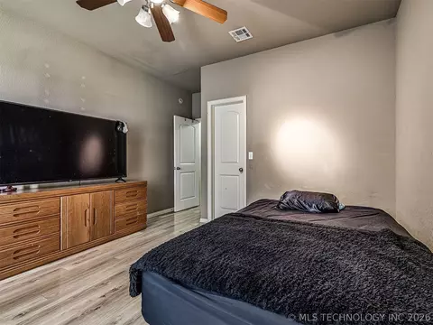 Bedroom - 2312 E Queens St, Broken Arrow, OK 74012 photo 5 of 9