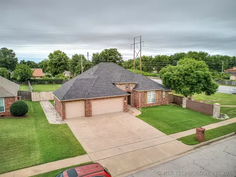 View/Area - 2312 E Queens St, Broken Arrow, OK 74012 photo 2 of 6