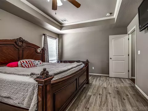 Bedroom - 2312 E Queens St, Broken Arrow, OK 74012 photo 3 of 9