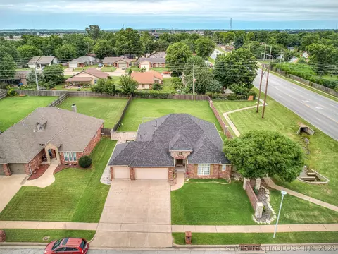 View/Area - 2312 E Queens St, Broken Arrow, OK 74012 photo 3 of 6