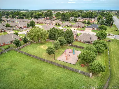 View/Area - 2312 E Queens St, Broken Arrow, OK 74012 photo 5 of 6