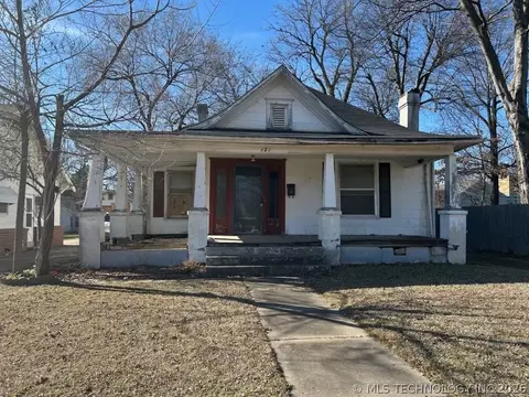 121 N P St, Muskogee, OK 74403